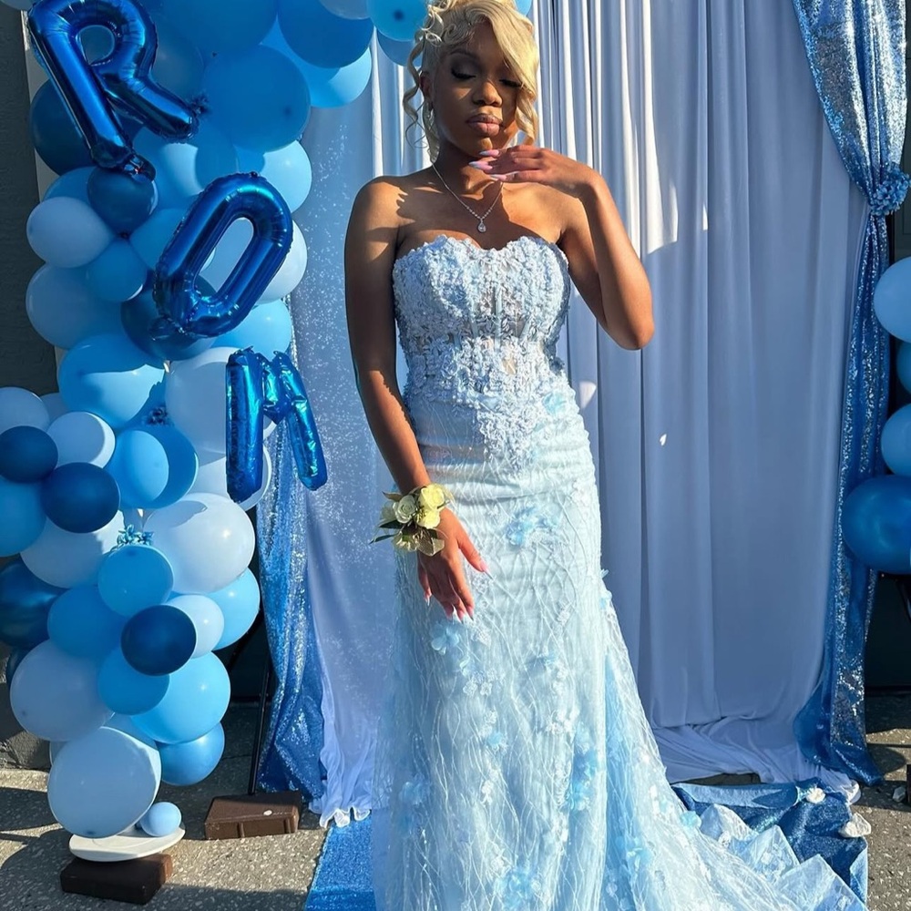 Elegant Light Blue Strapless Gown